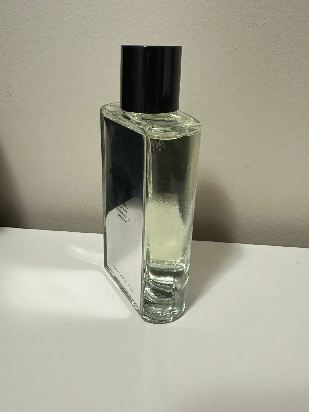 Zara Perfum Fashionably London image indicator(2)