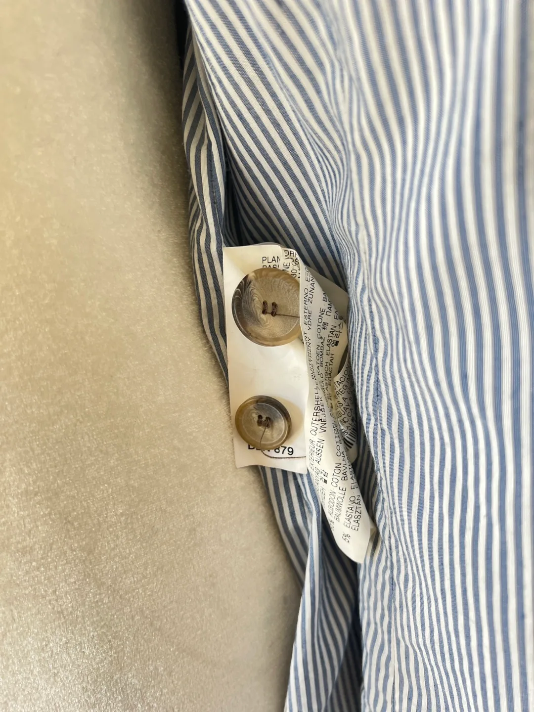 Beige Trench Coat with Puff Sleeves image indicator(10)