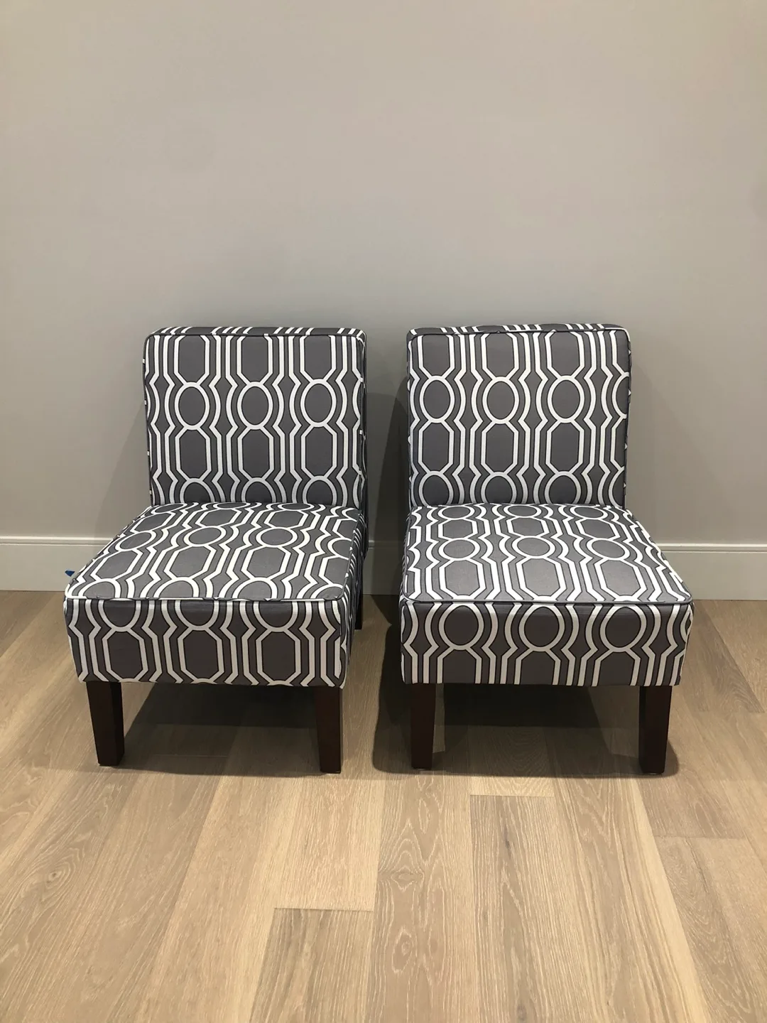 Modern Accent Chairs image indicator(7)