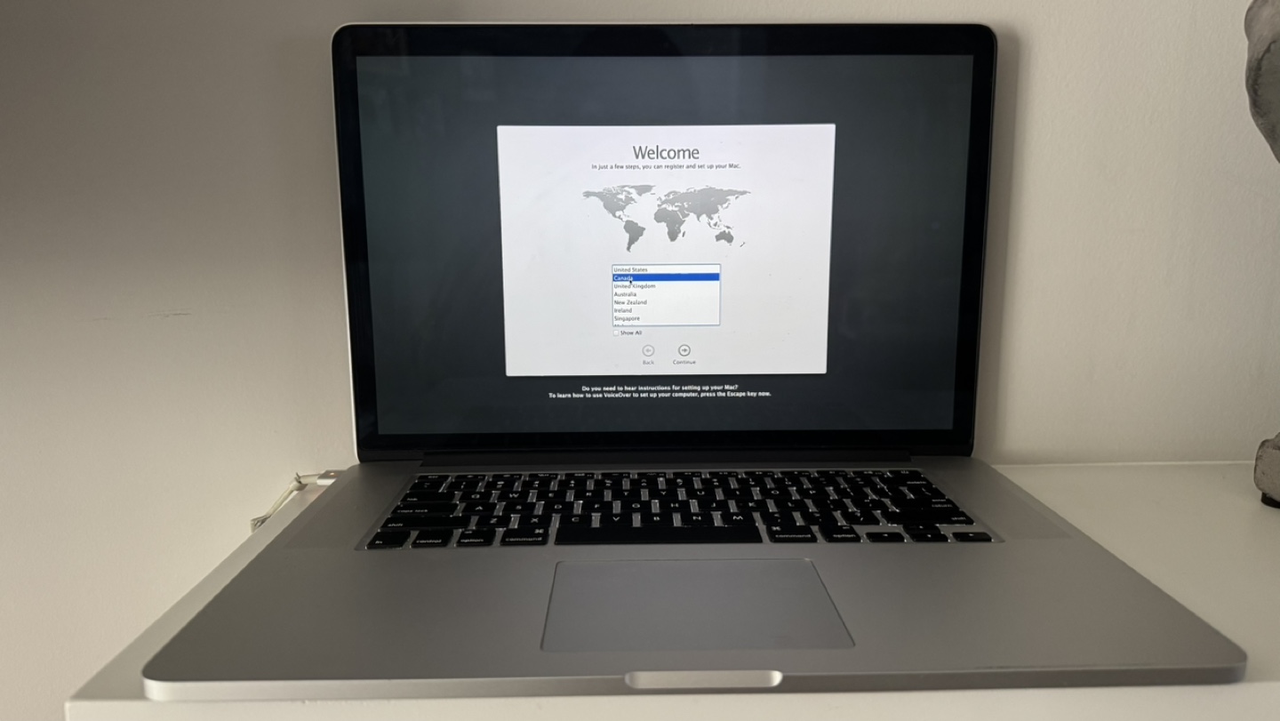 💚 MacBook Pro 15” - Silver - Excellent Condition - photo 5