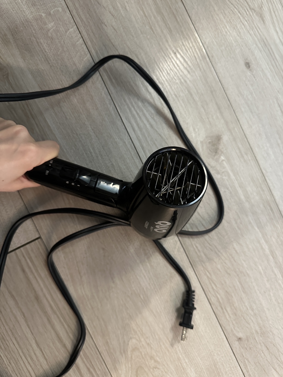 Quo Beauty Travel Hair Dryer - photo 3