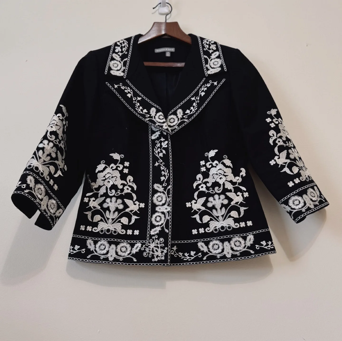 Vintage 97% Cotton Embroidered Jacket image indicator(2)