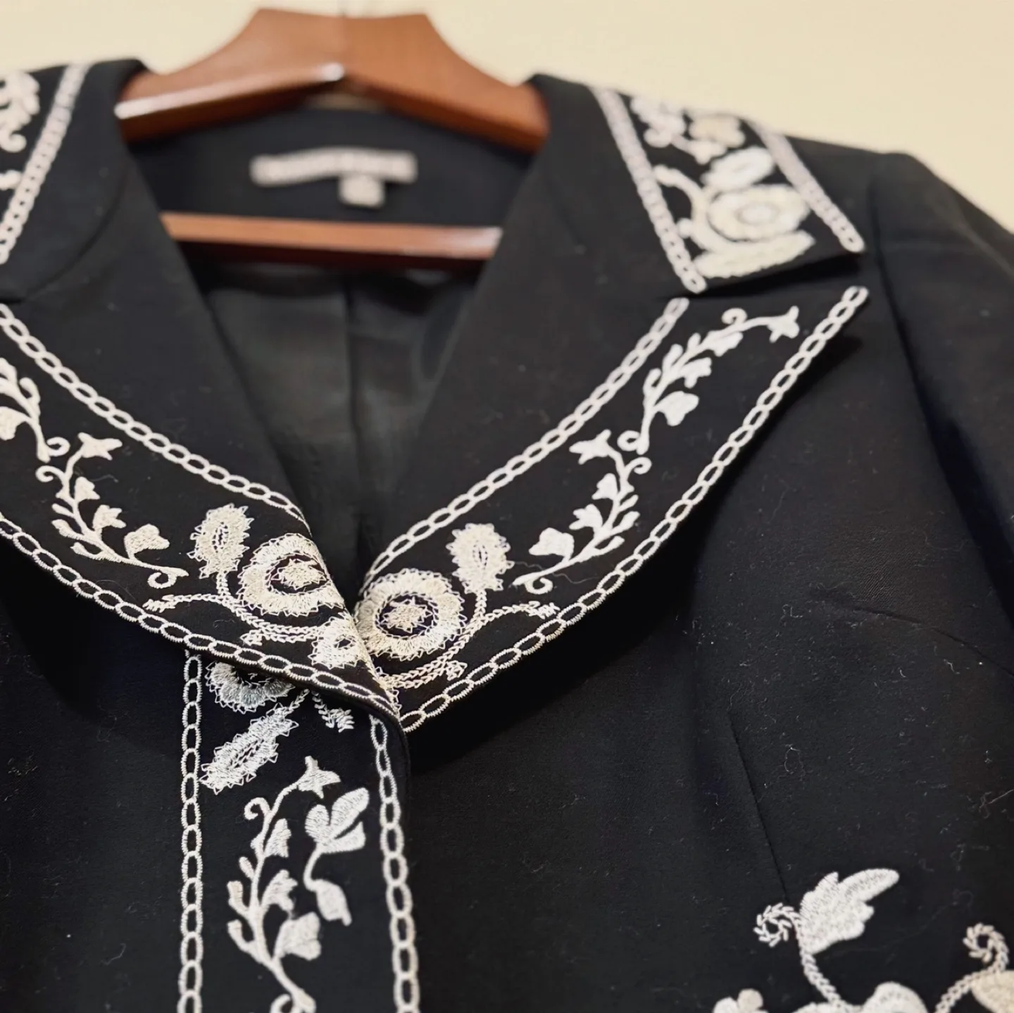 Vintage 97% Cotton Embroidered Jacket image indicator(5)