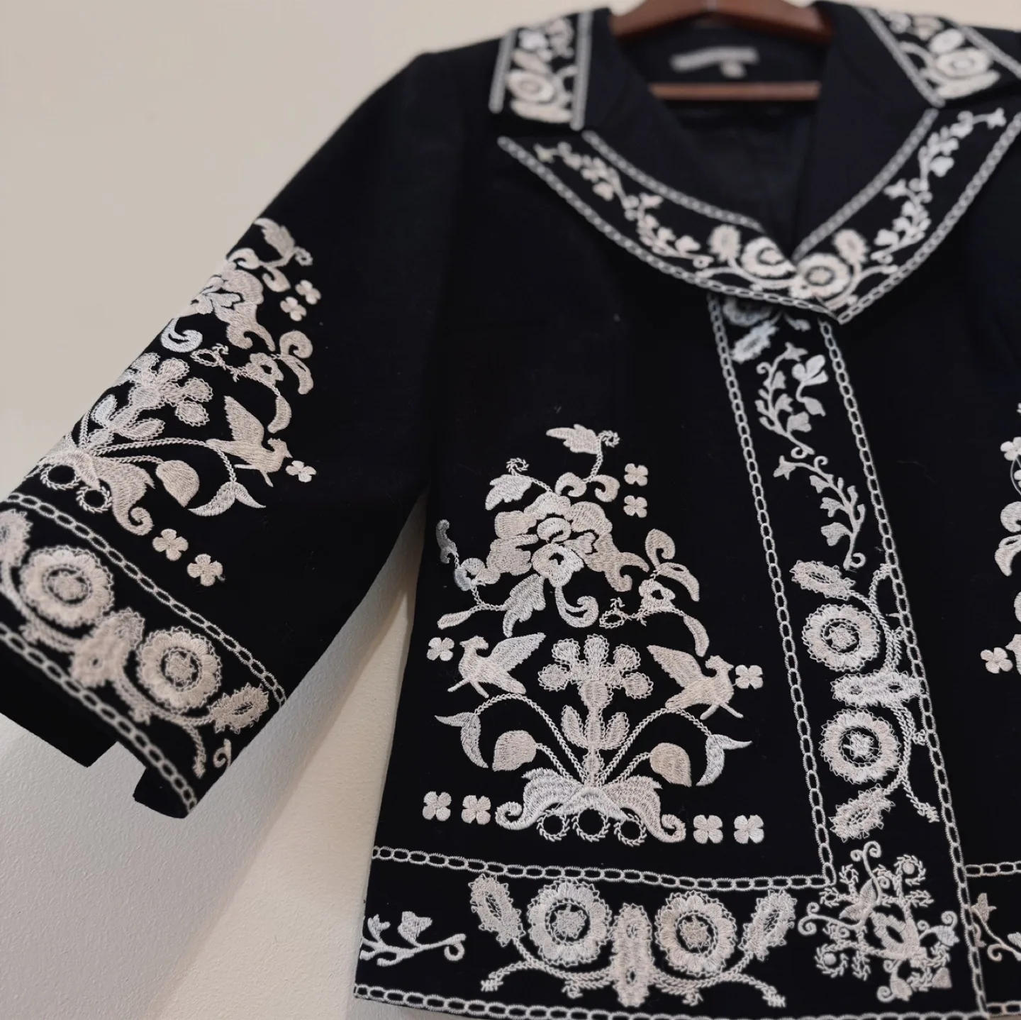 Vintage 97% Cotton Embroidered Jacket image indicator(7)