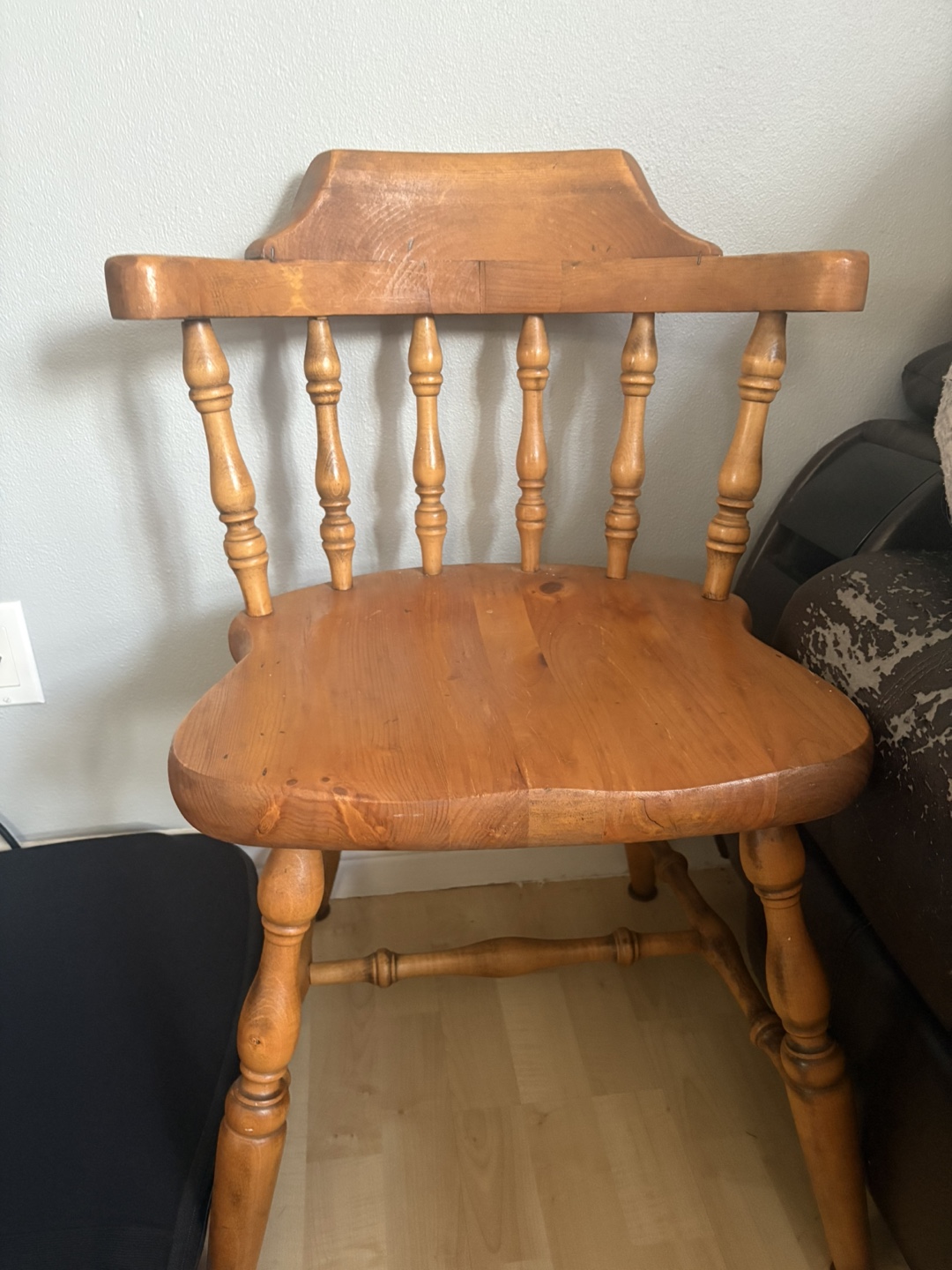 Wooden spindle back chair with antique look