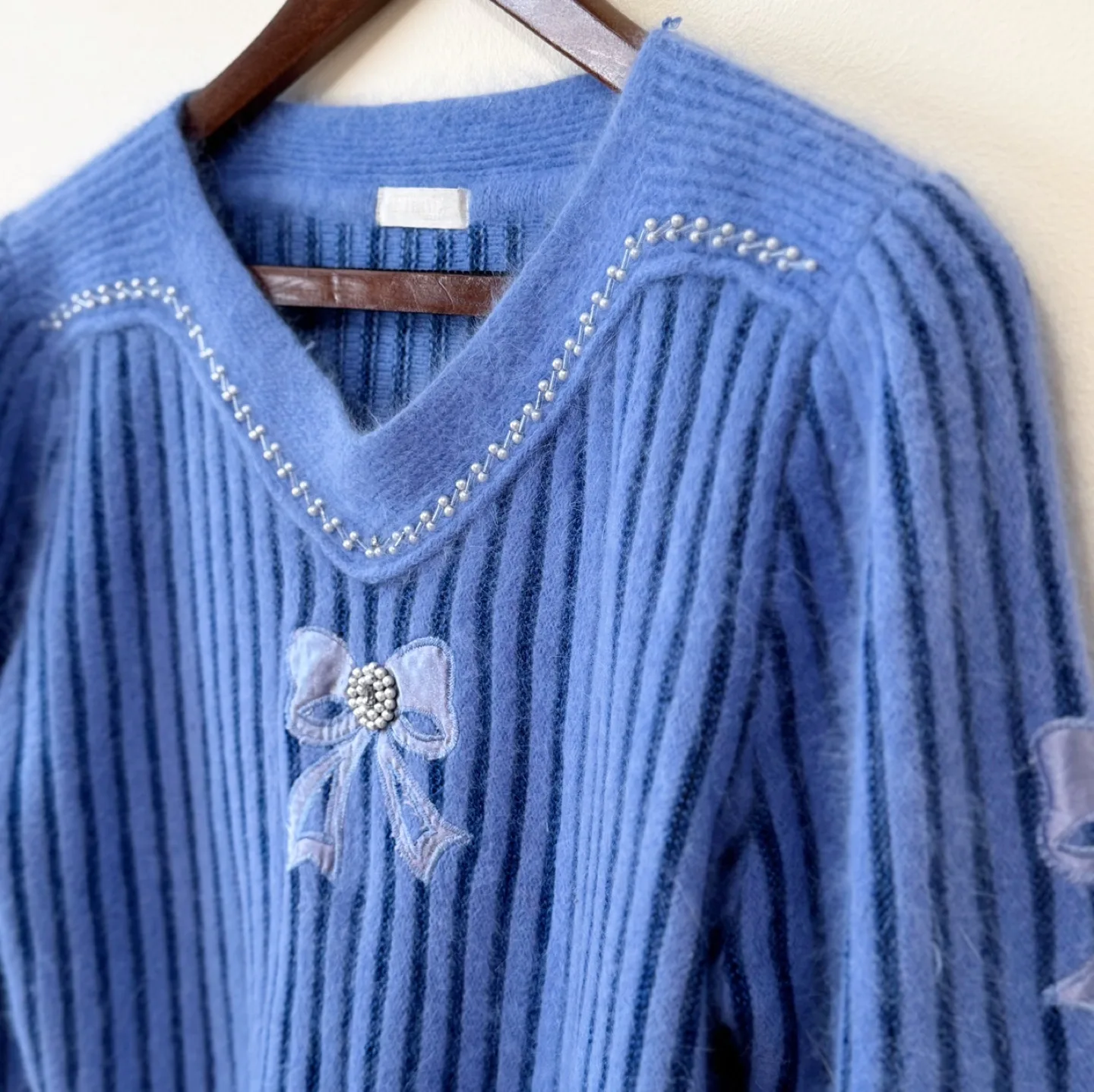 Vintage Ribbon Embroidery Knit Sweater image indicator(6)