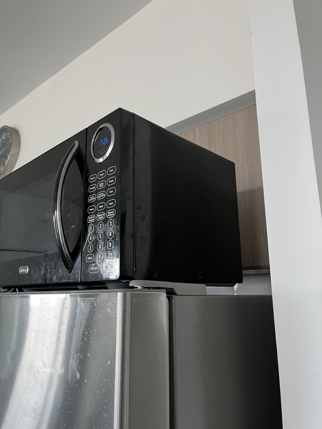 Microwave - photo 2