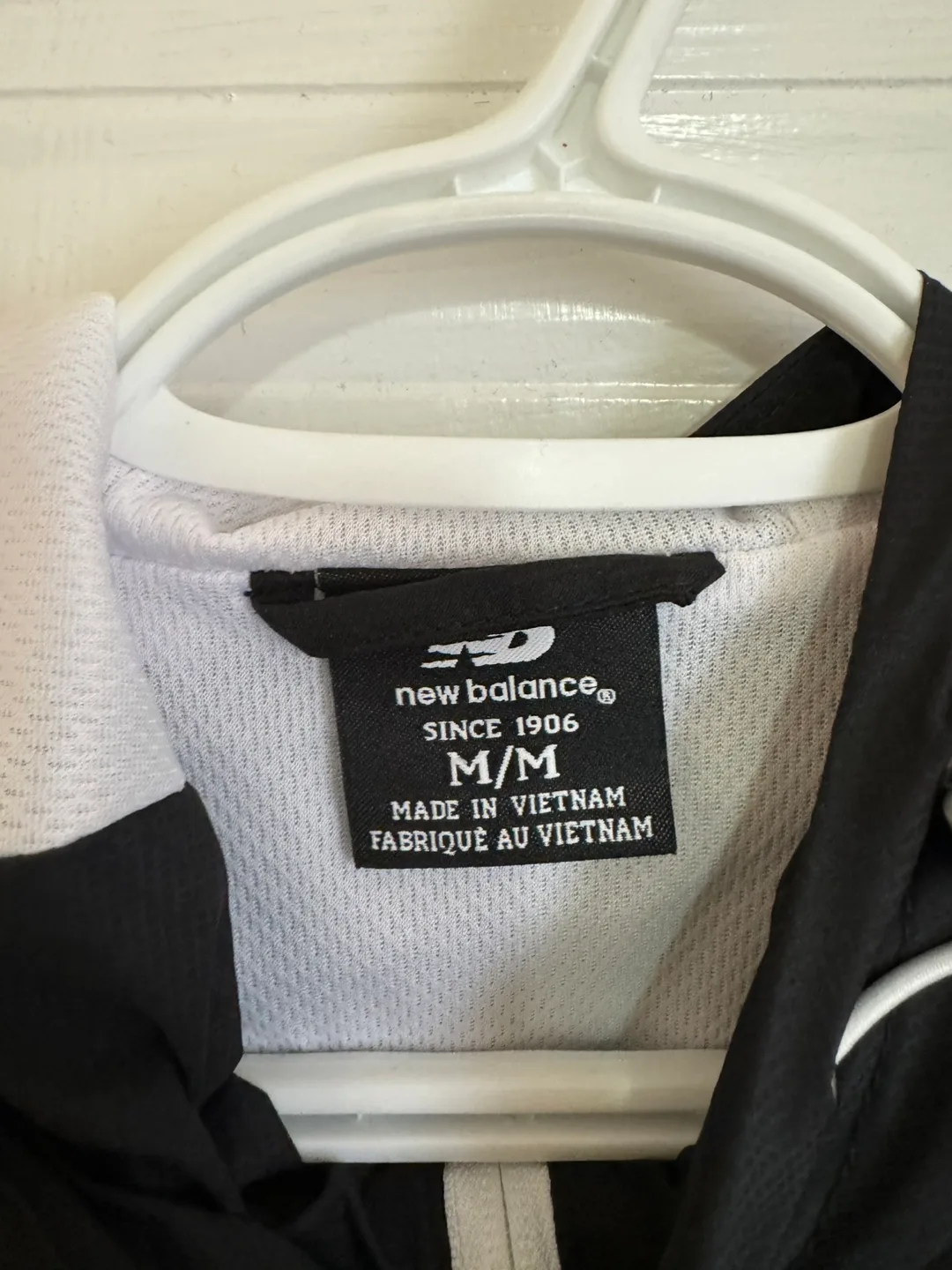 New Balance Black & White Zip-Up Jacket - Size M/M image indicator(2)