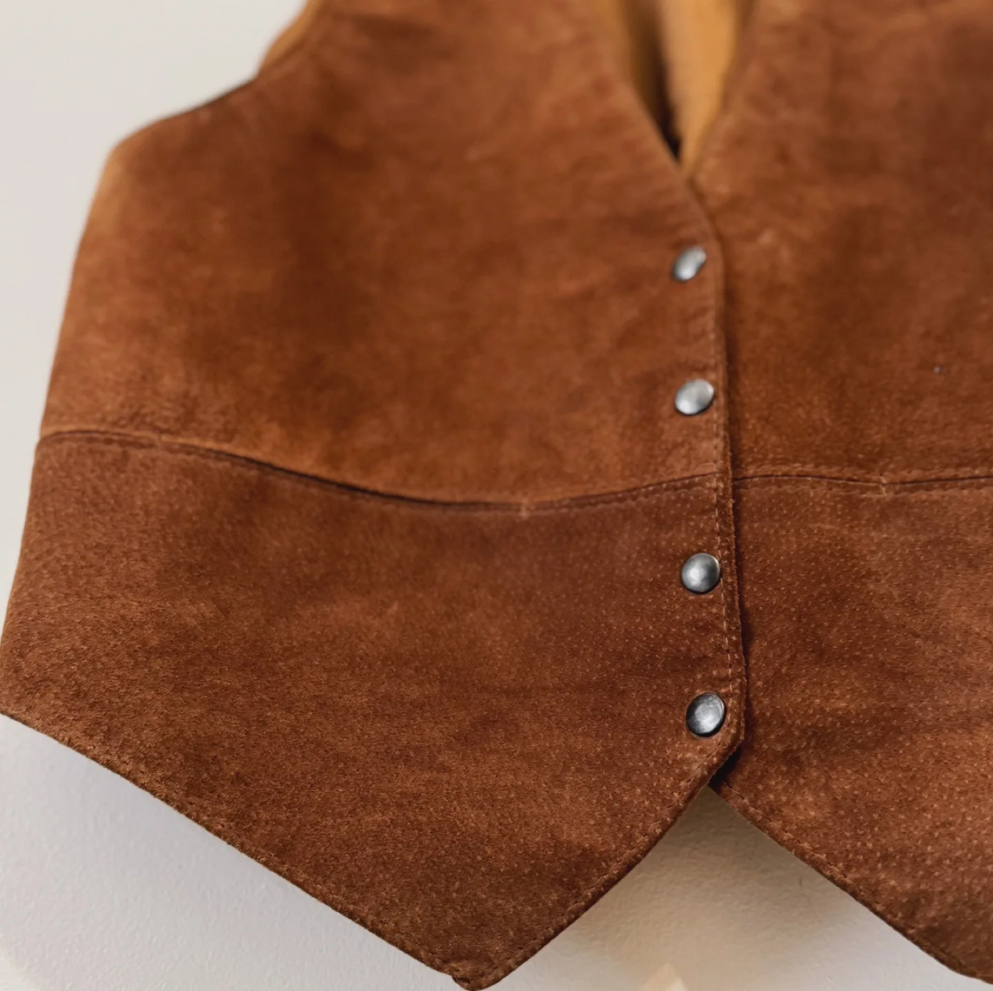 Canada Vintage Genuine Suede Leather Snap Vest image indicator(2)