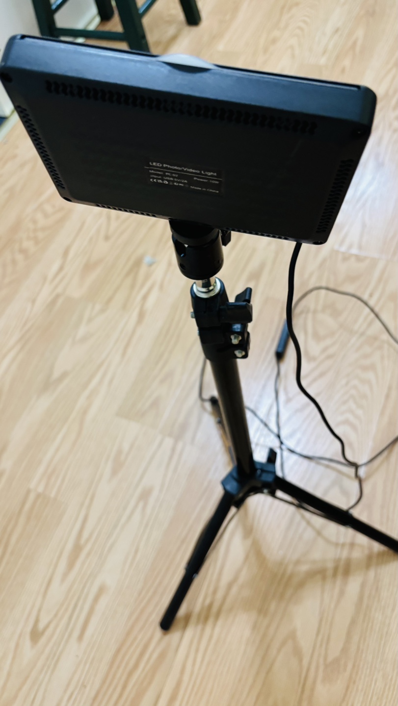 LED Photo/Video Light with Tripod - photo 3