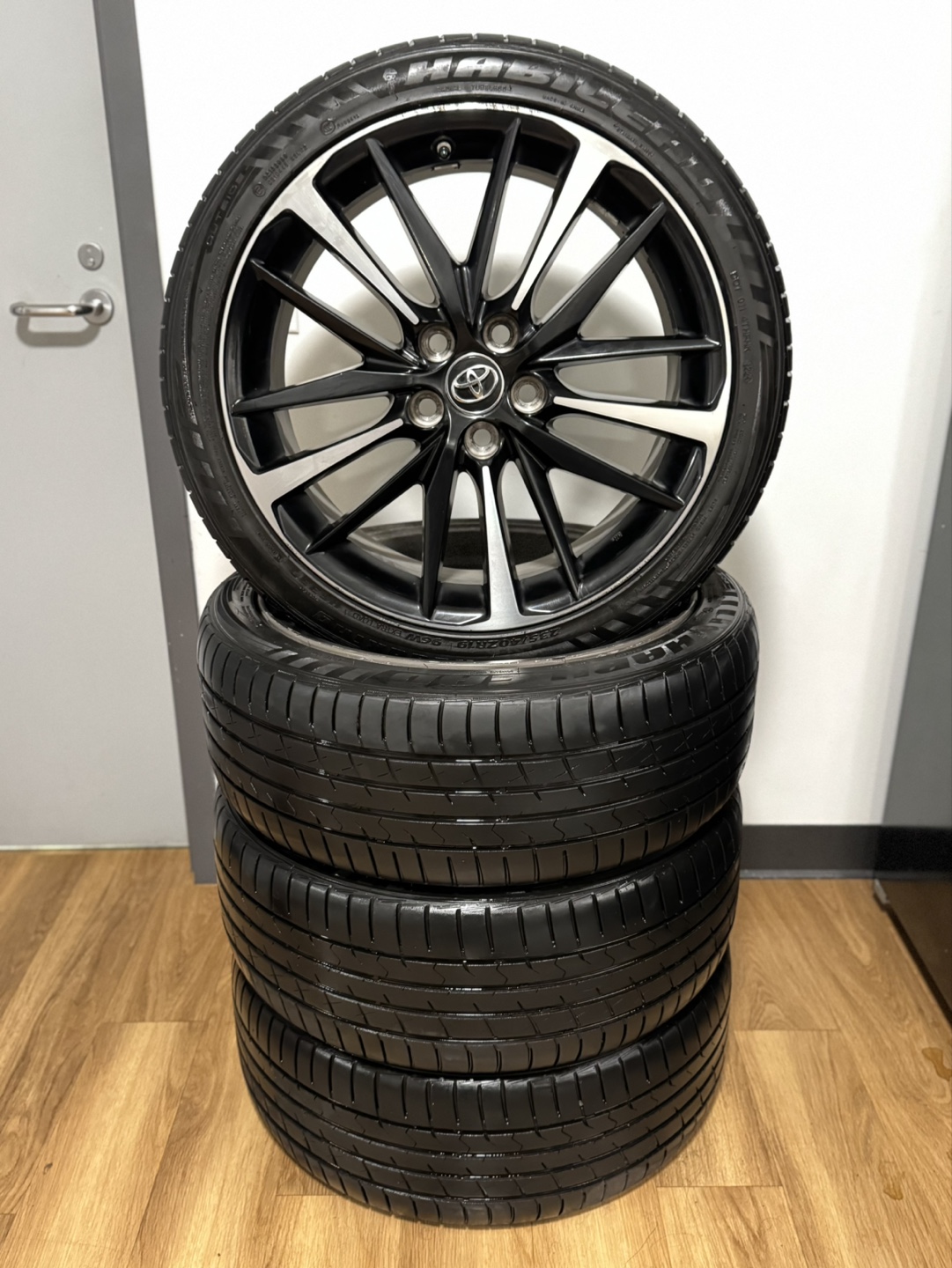 Toyota camry rims and tires - photo 2
