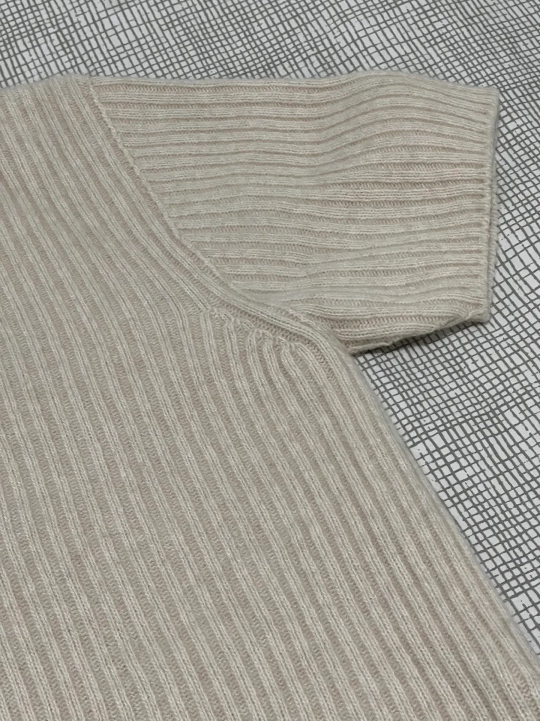 Cream-coloured whole garment ribbed turtleneck knit top image indicator(3)