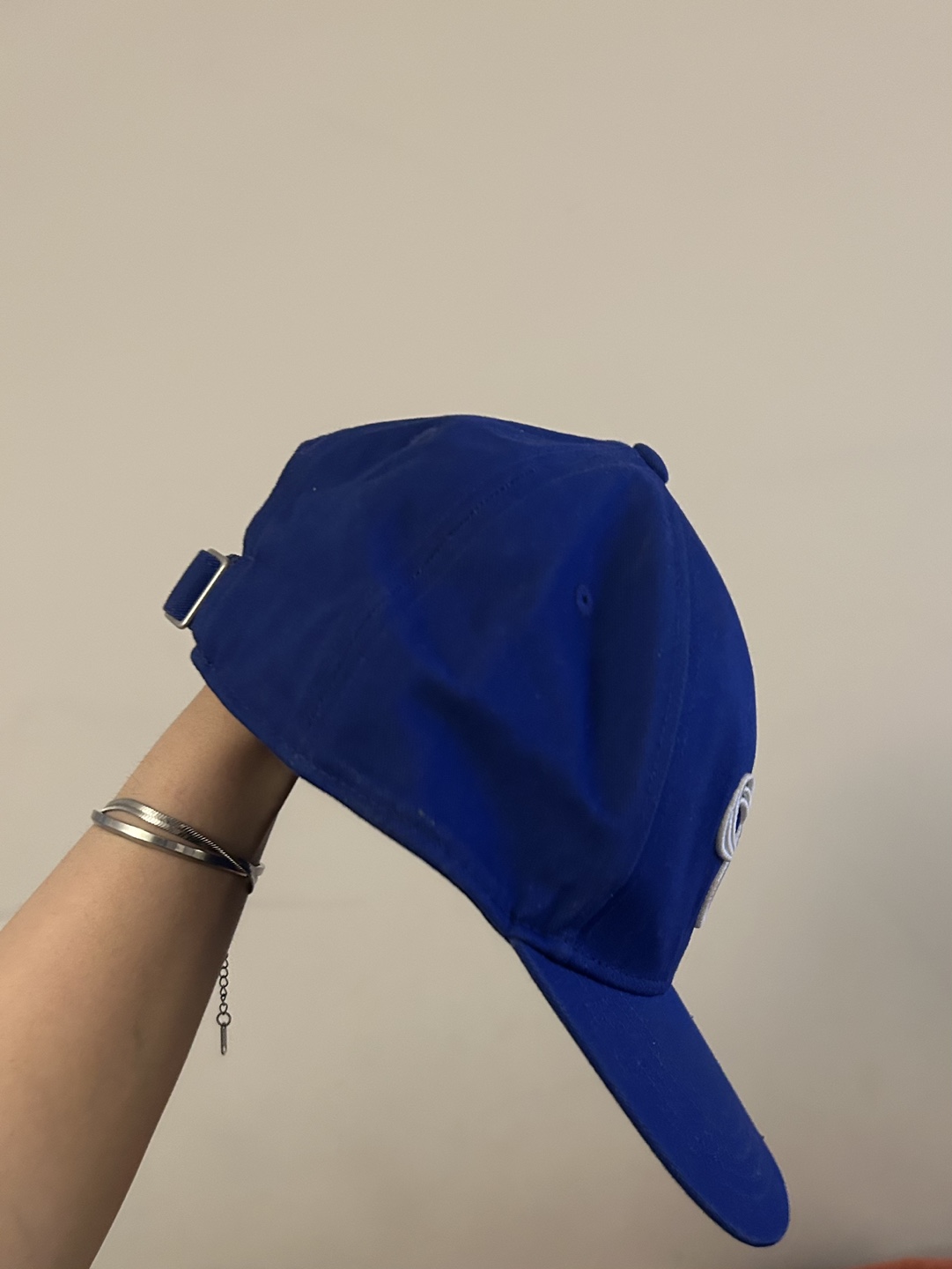 Aritzia (TNA) Blue and White Cap - photo 3