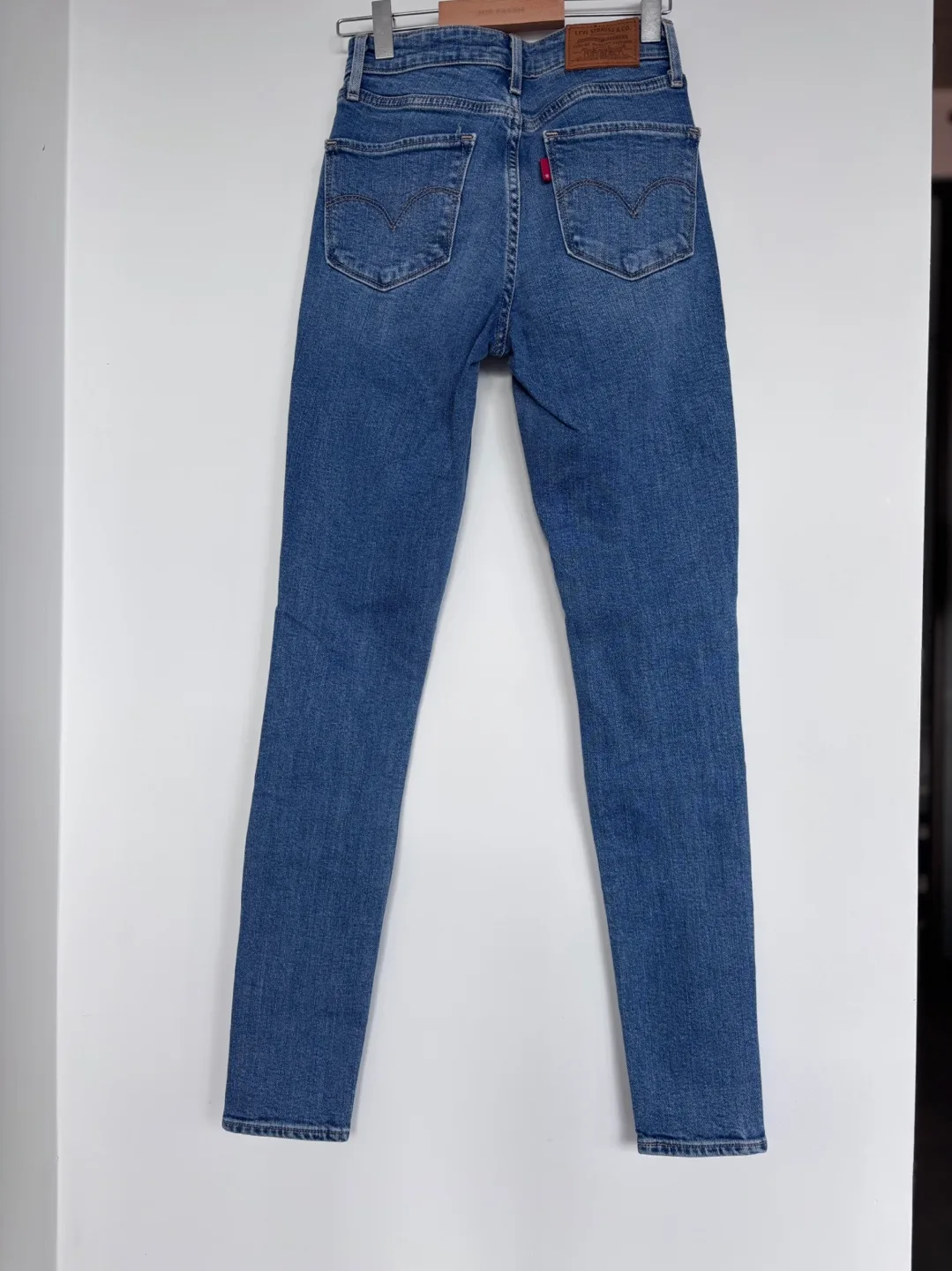 Levi's 721 High Rise Skinny Jeans image indicator(3)