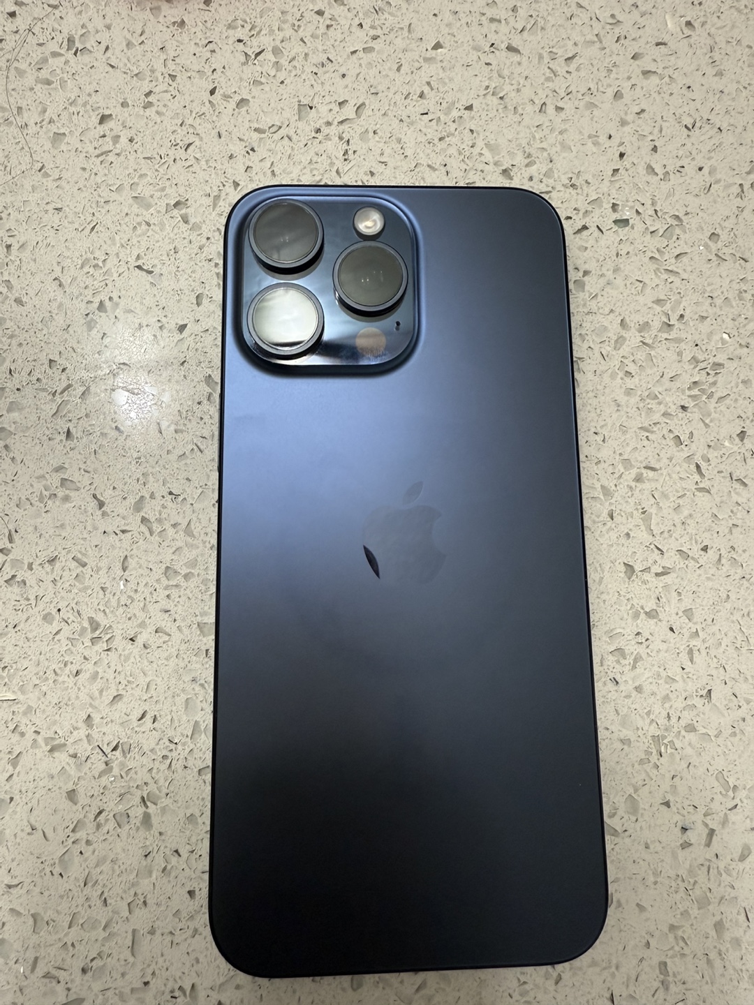 iPhone 15 Pro Max Midnight - photo 4