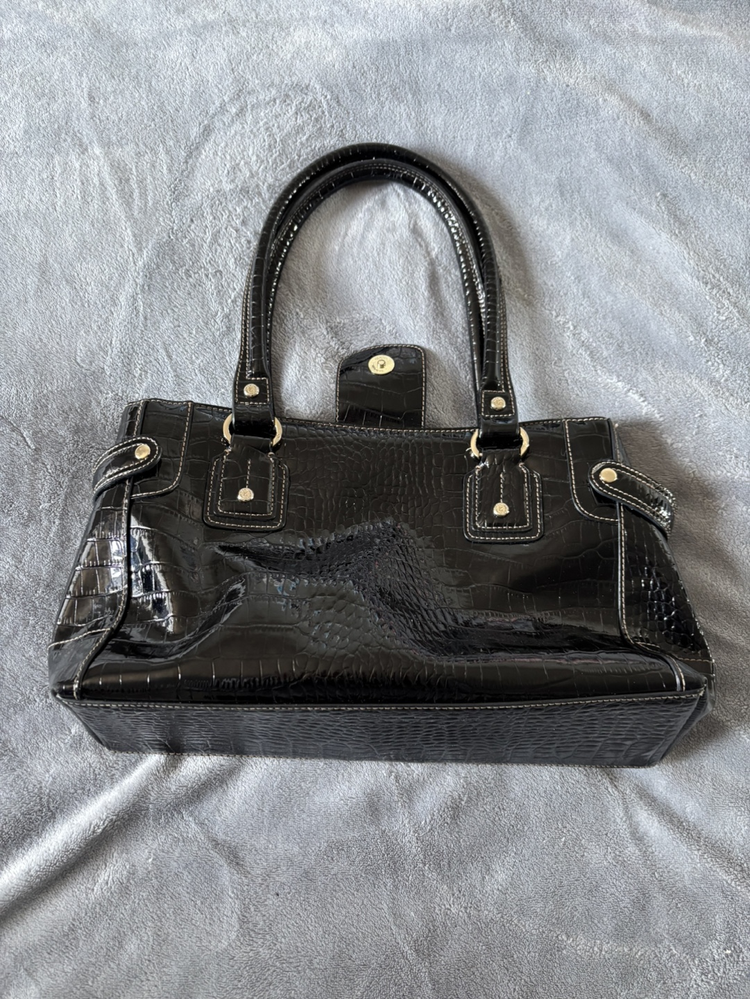 Liz Claiborne Black Patent Handbag - photo 2