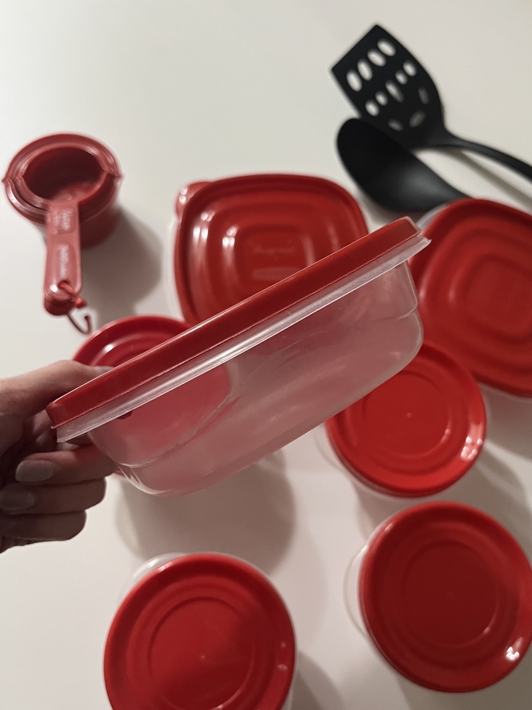 Tupperware & Measuring Cups Set - photo 3