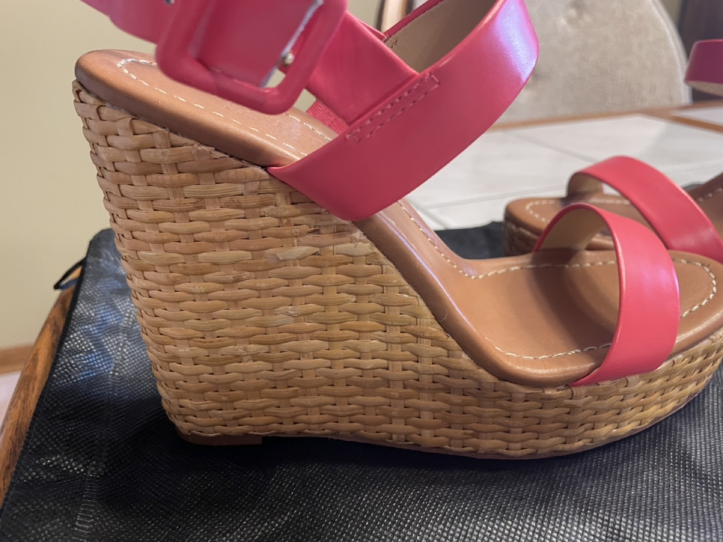 Brand new Kate spade Sandals - Size 7M - photo 3