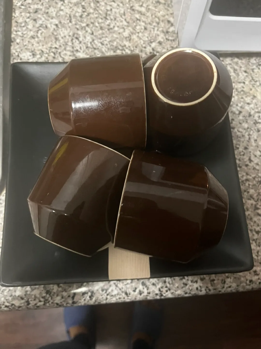 Modern Serving Plates & Mug Set – 3 Plates + 4 Coffee/Tea Cups💚 thumbnail