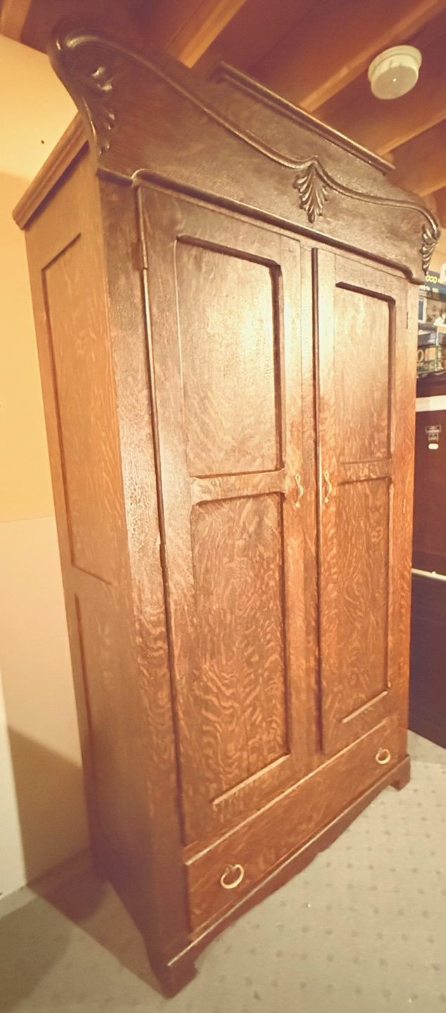 Antique   Knetchtel Armoire
