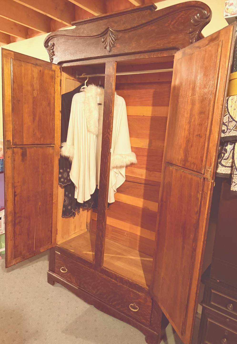 Antique   Knetchtel Armoire - photo 3