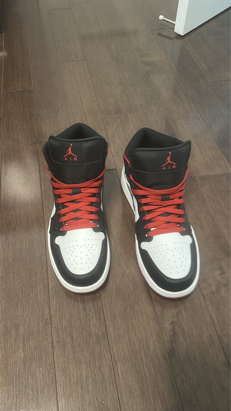 Air Jordan 1 Mid Black Toe - photo 2