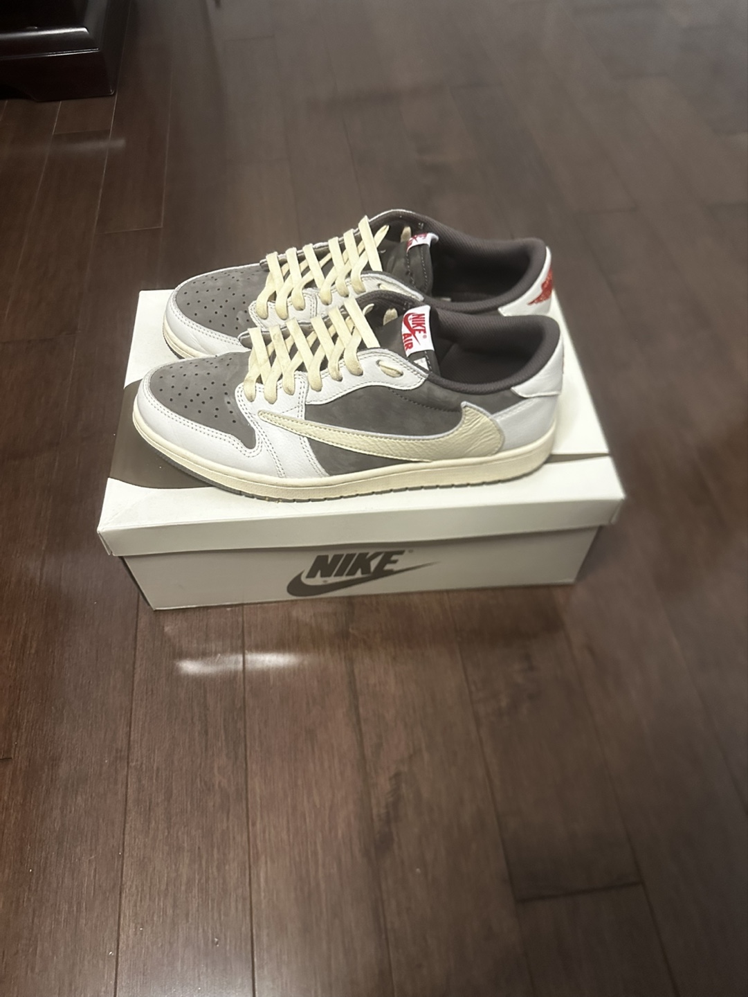 Travis Scott x Air Jordan 1 Low OG SP 'Olive' - photo 3