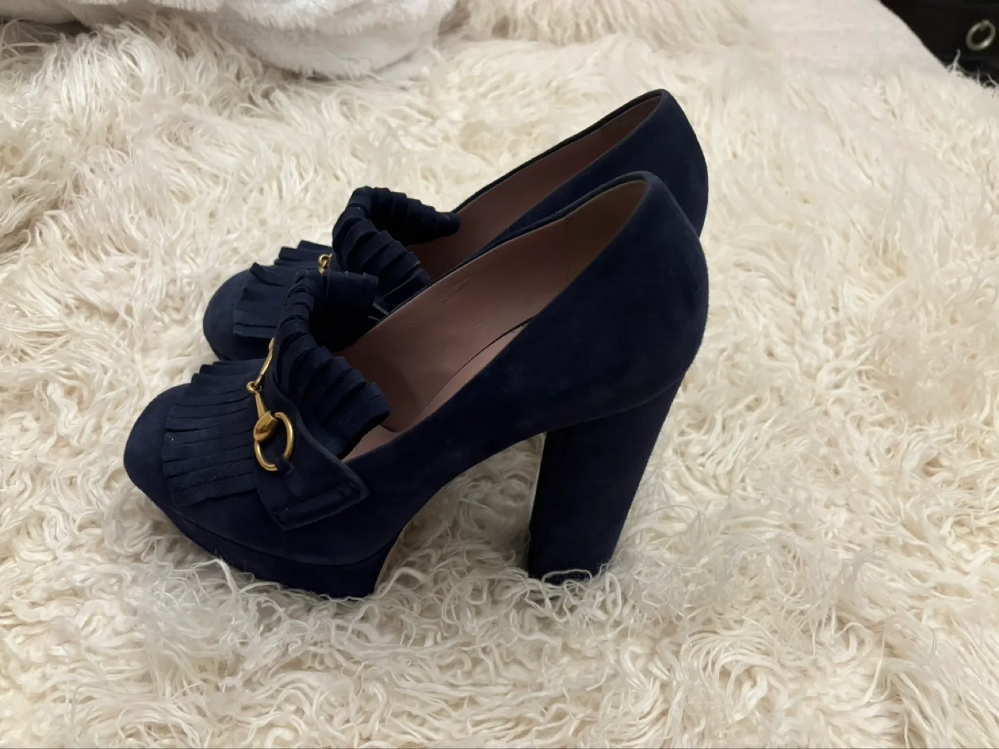 Gucci Navy Suede Platform Heels Size 41 image indicator(2)