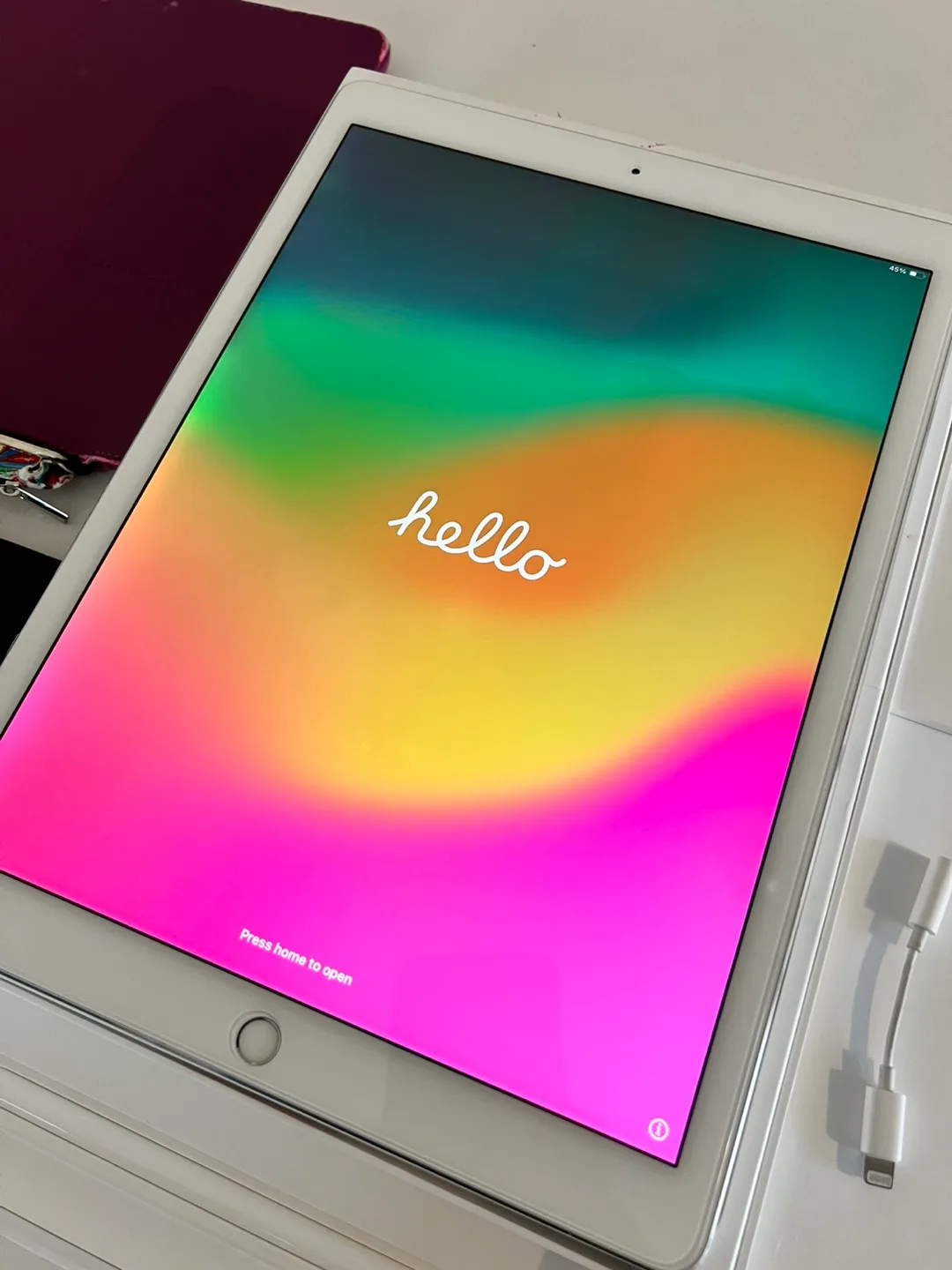 iPad Pro 12.9-inch (2nd generation) 256GB - Silver + Accessories image indicator(2)