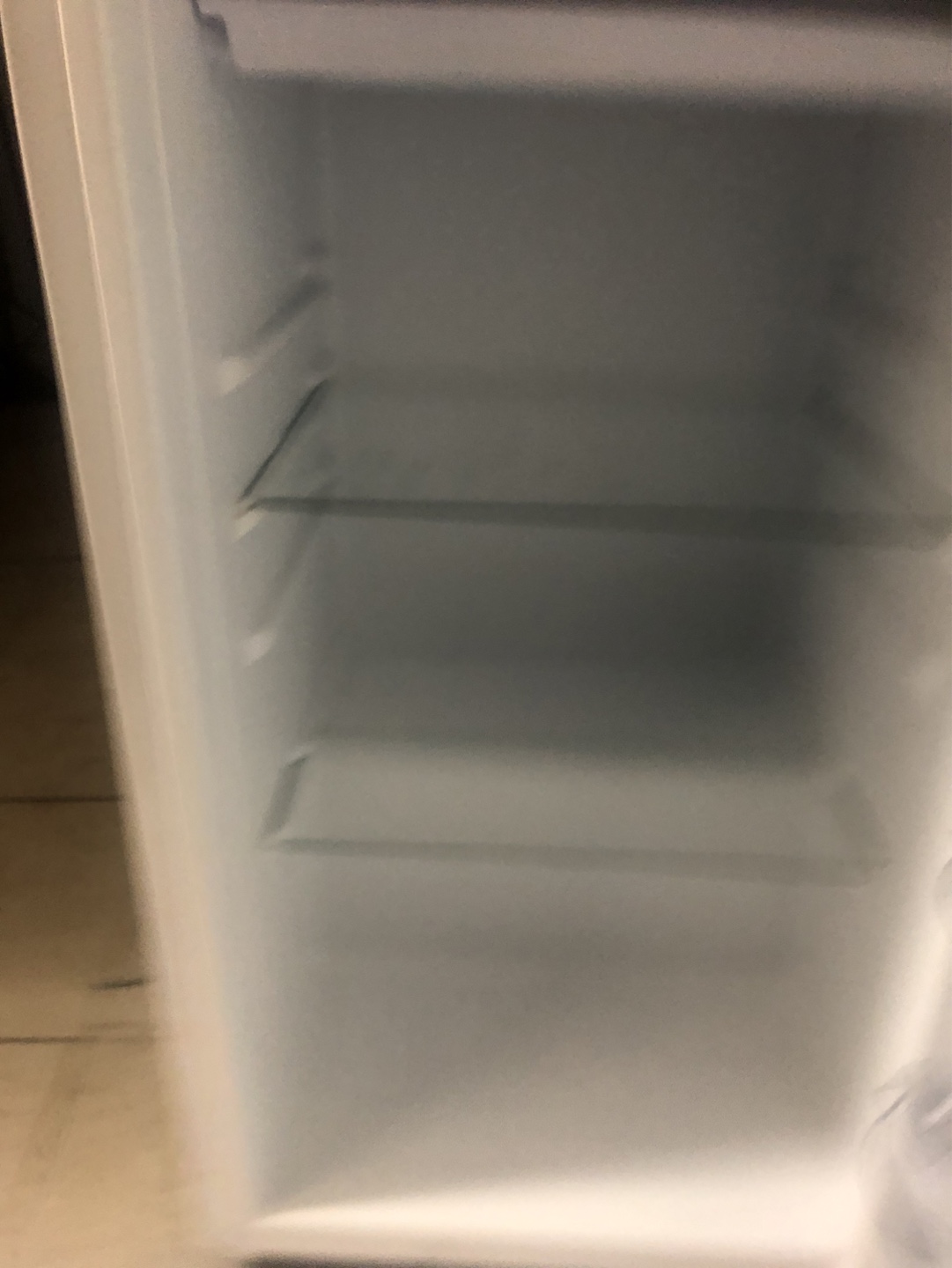 GalanZ 3.3 cu. ft. Refrigerator - photo 4
