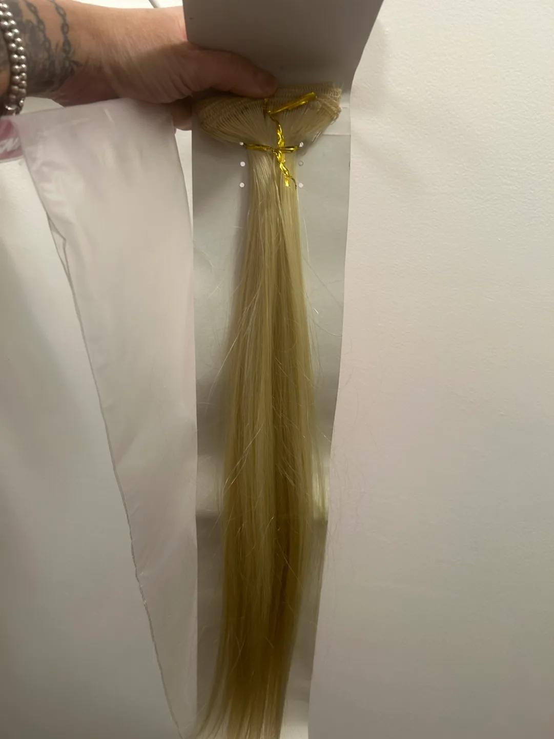 Swans Global 22" Blonde Ponytail Hair Extension image indicator(4)
