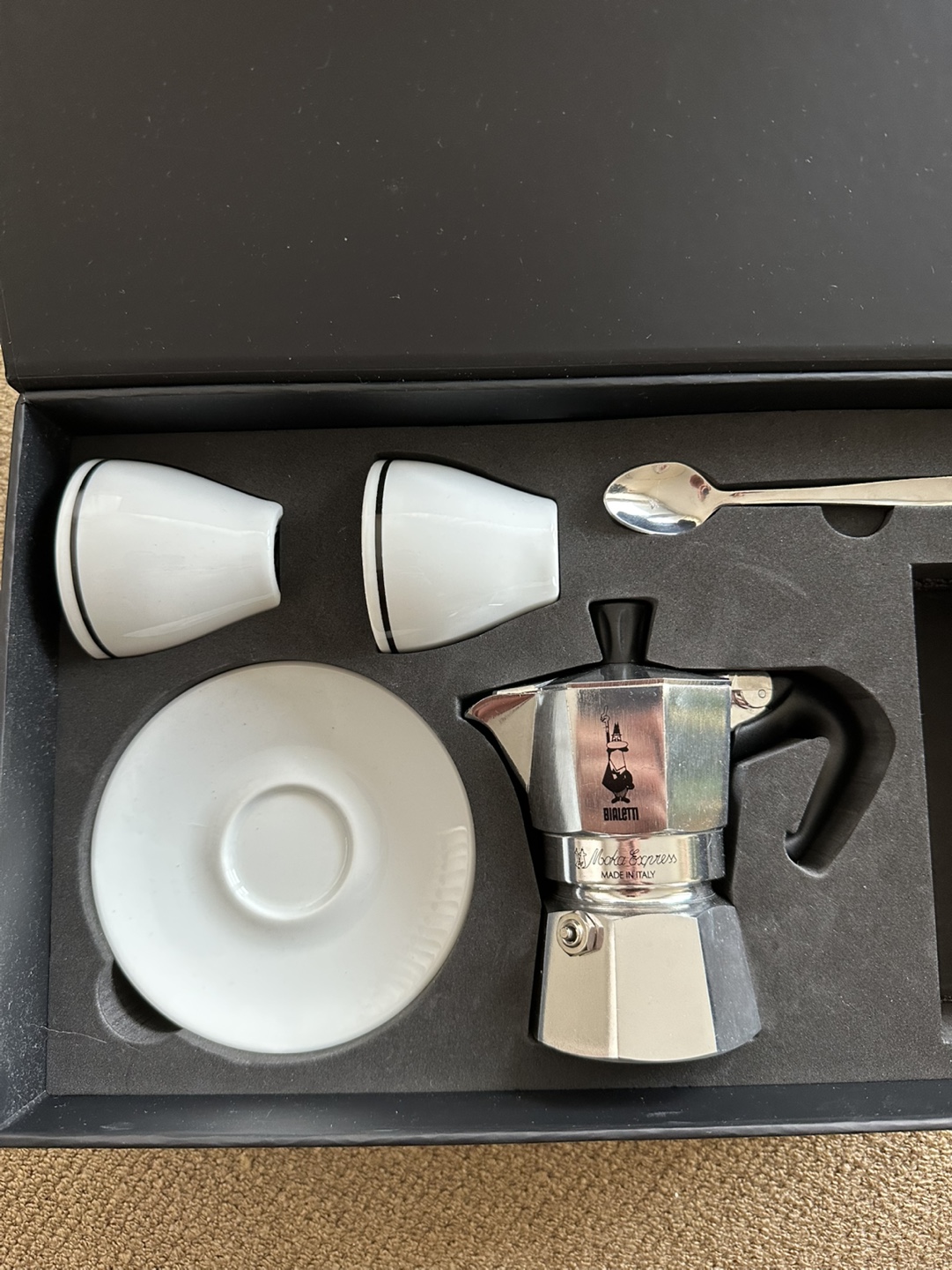 Bialetti Mokka Express Stovetop Espresso Maker - photo 2