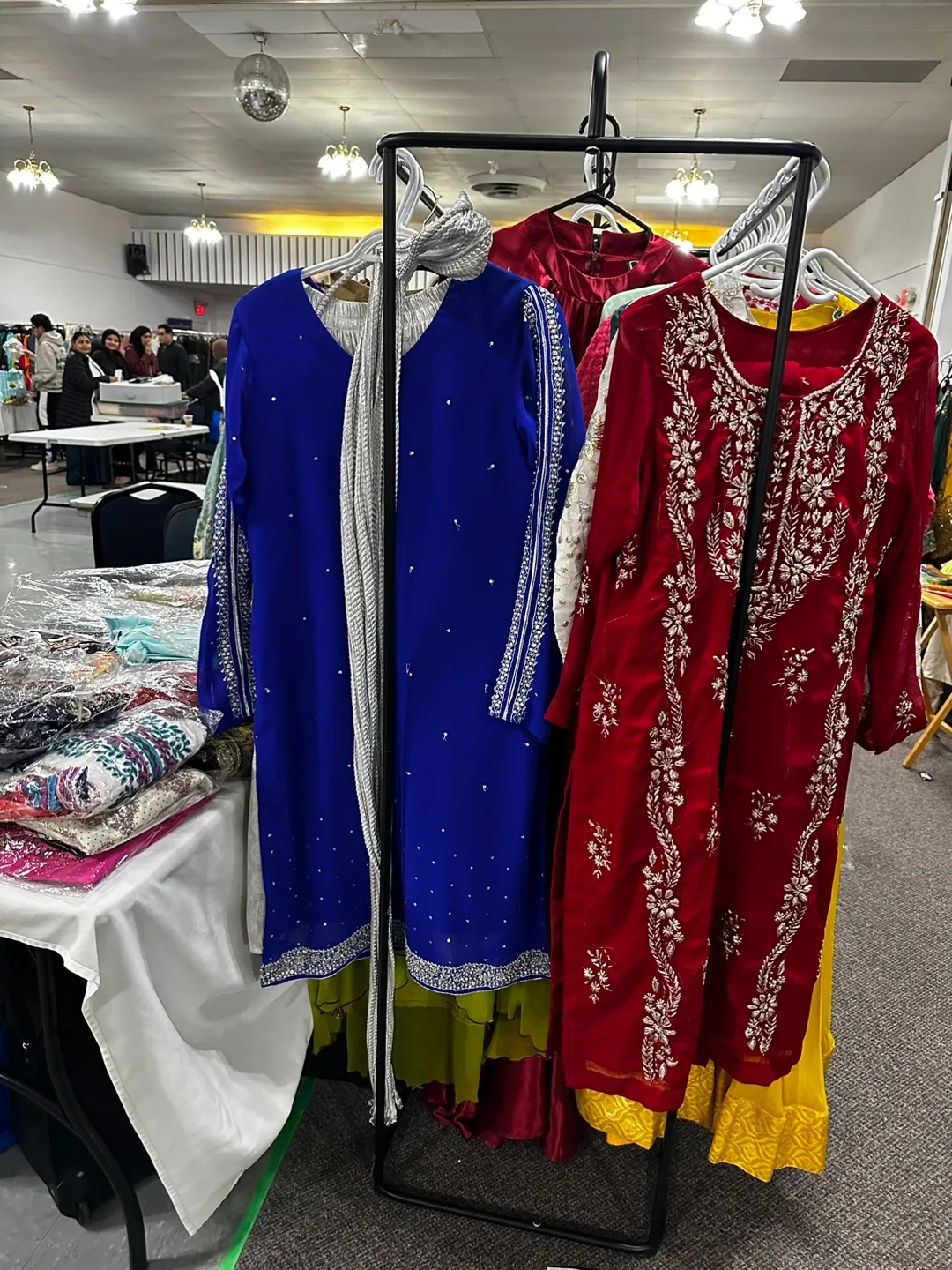 Beautiful embroidered Shalwar Kameez image indicator(2)