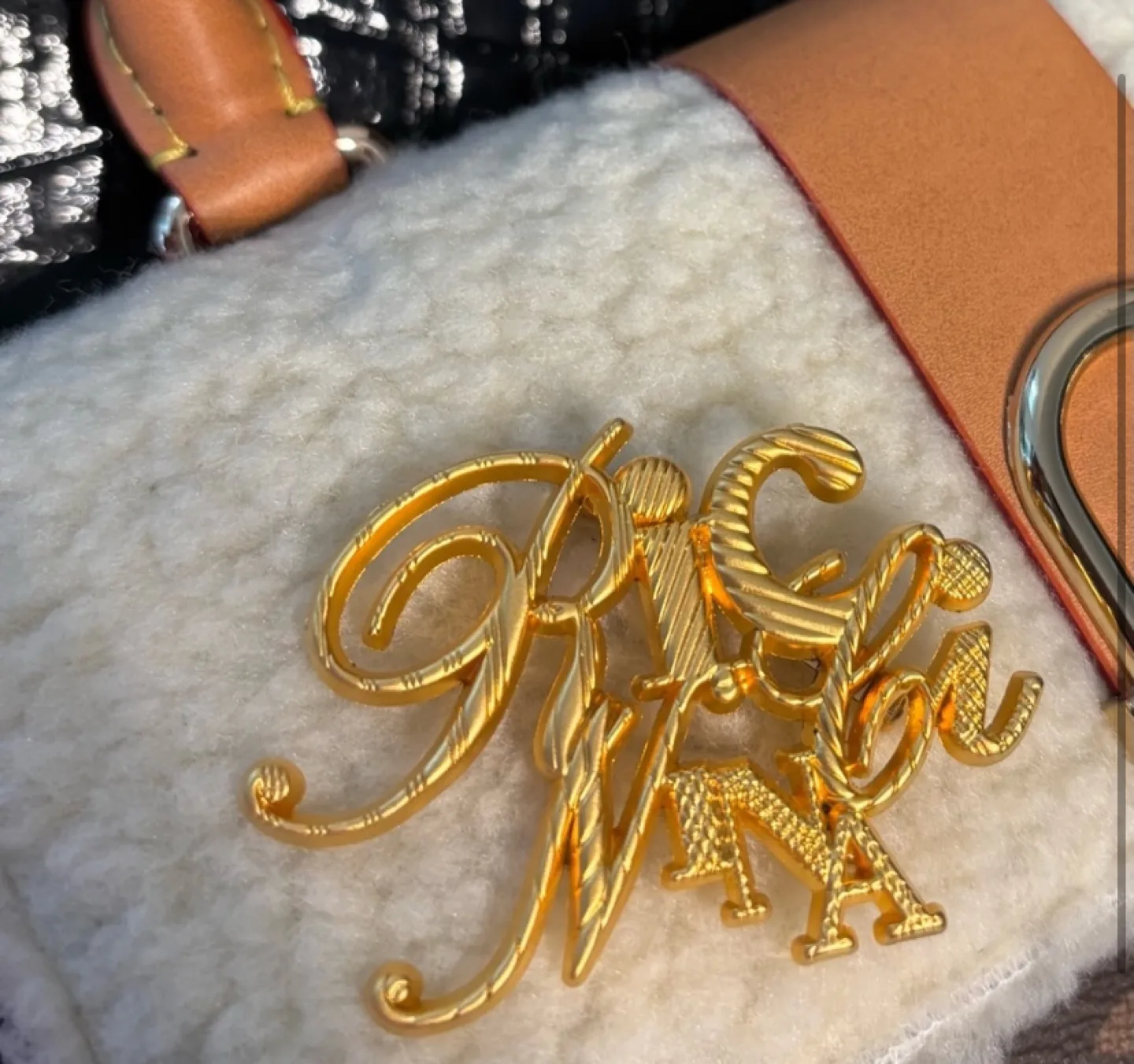 Authentic Nina Ricci Brooch Pin image indicator(2)