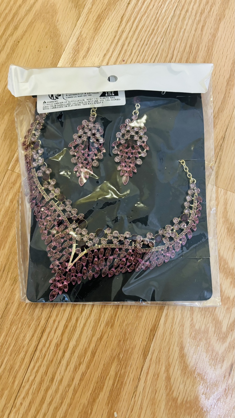 Gorgeous Purple Crystal Necklace and Earrings Set