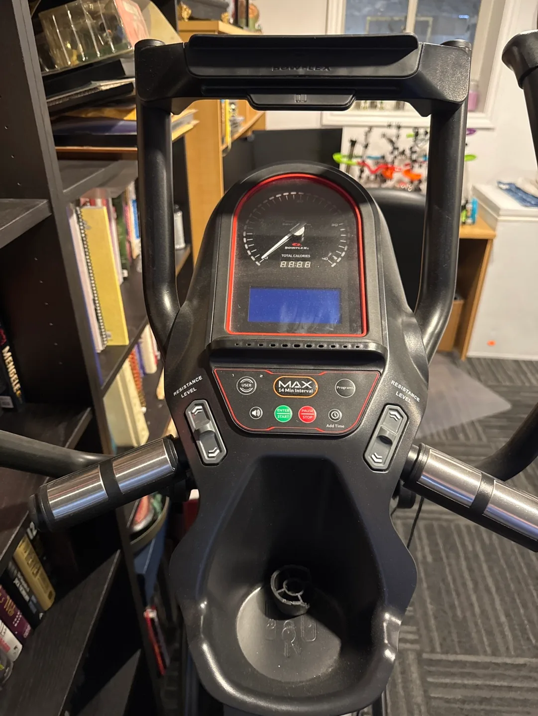 Max M6 Elliptical Cross Trainer image indicator(2)