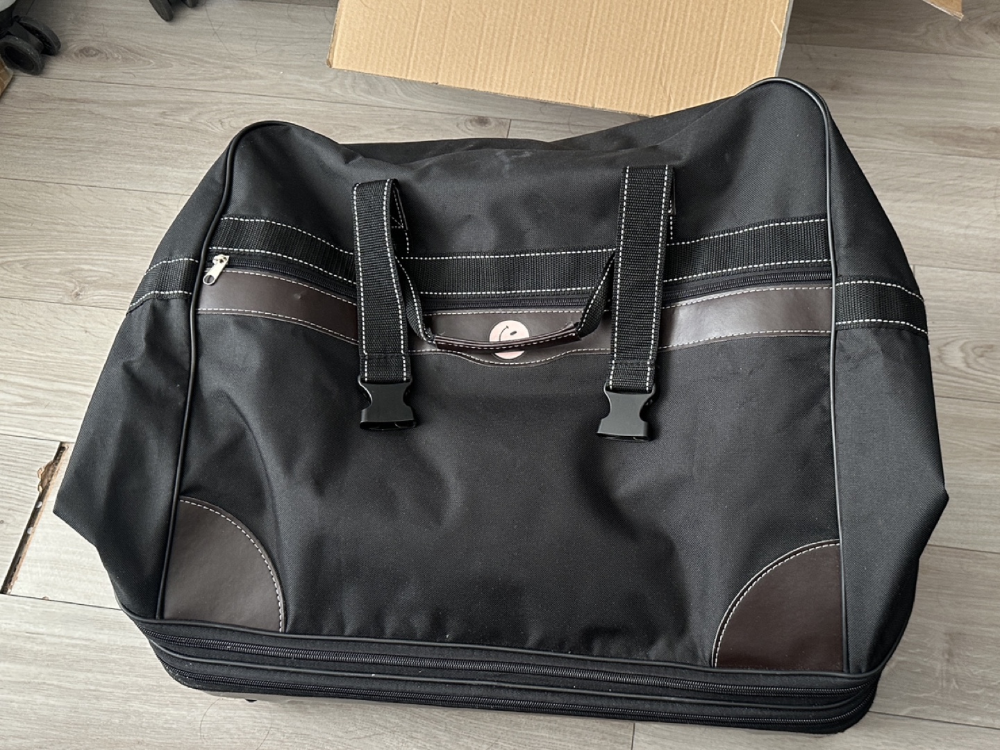 BOGO : 3 steps expandable Wheel Travel Duffle Bag / luggage bag - photo 2