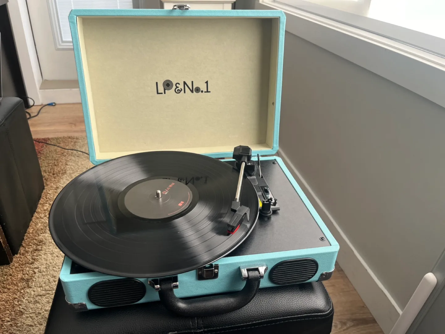 LP&No.1 Portable Suitcase Turntable - Light Blue image indicator(5)