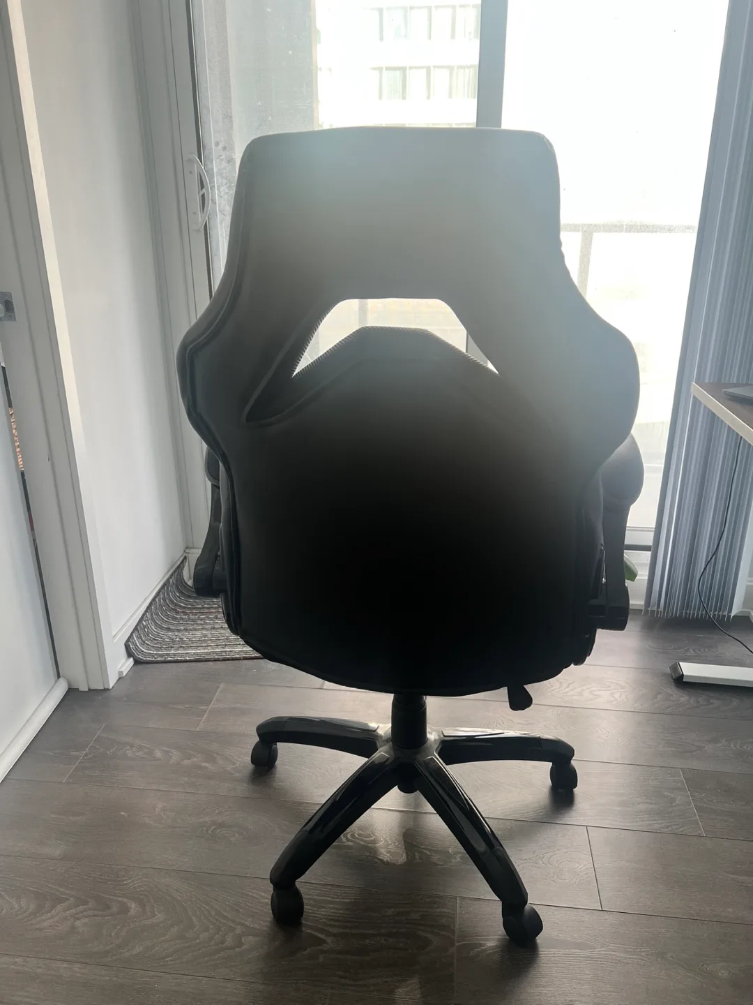 Pre-Owned Staples Emerge Vortex Gaming Chair image indicator(2)