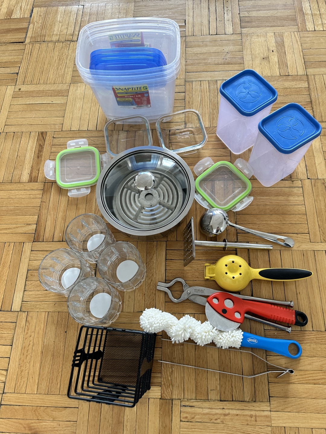 Kitchen Bundle: 6 small 4 medium size container Utensils & More!