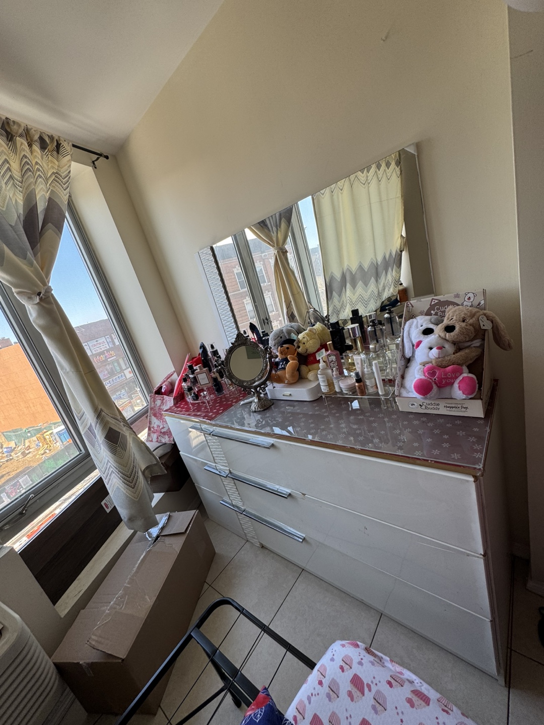 White Vanity Set with Mirror - photo 2
