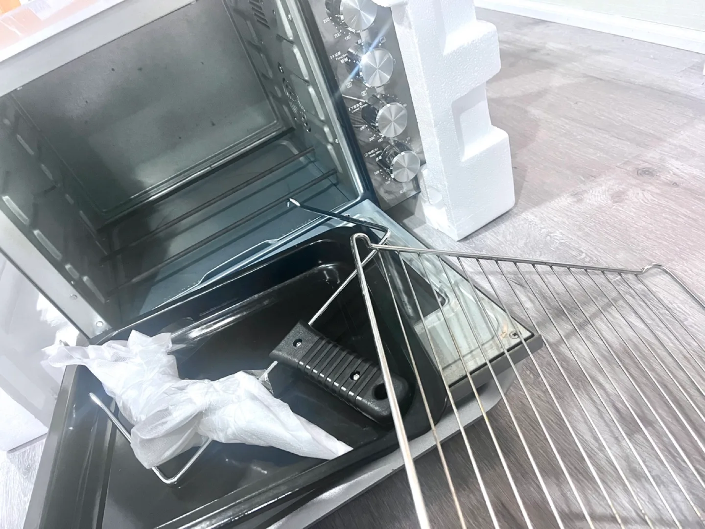 Whirlpool countertop oven 95%new in box image indicator(5)