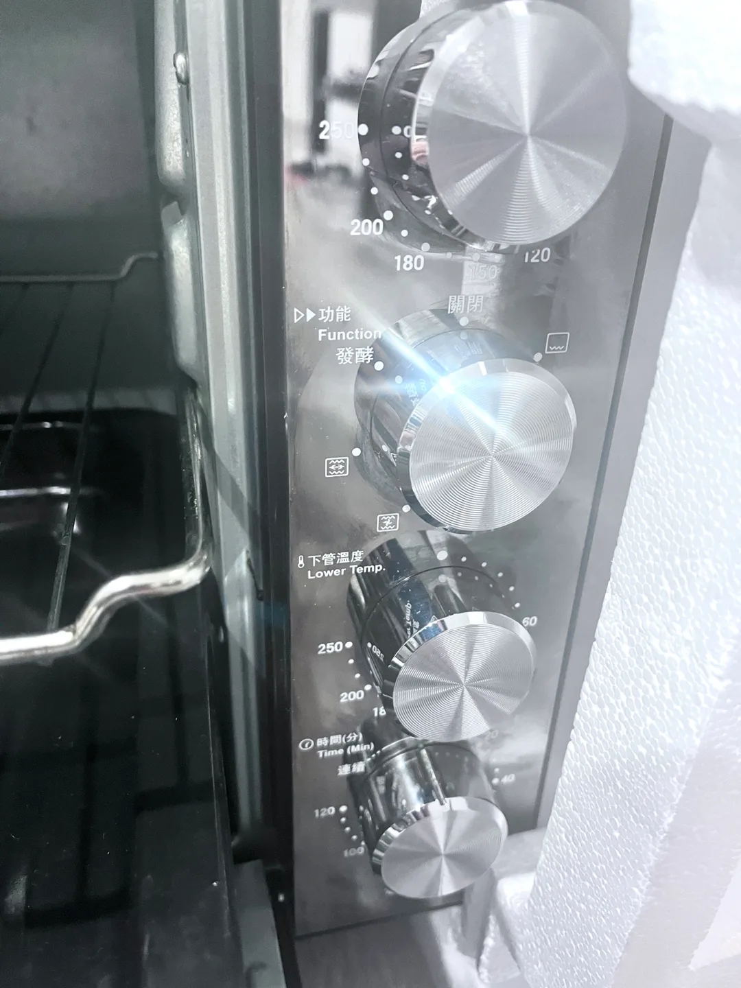 Whirlpool countertop oven 95%new in box image indicator(6)