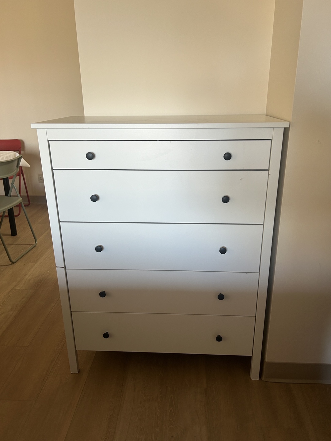 White 5-Drawer Chest of Drawers