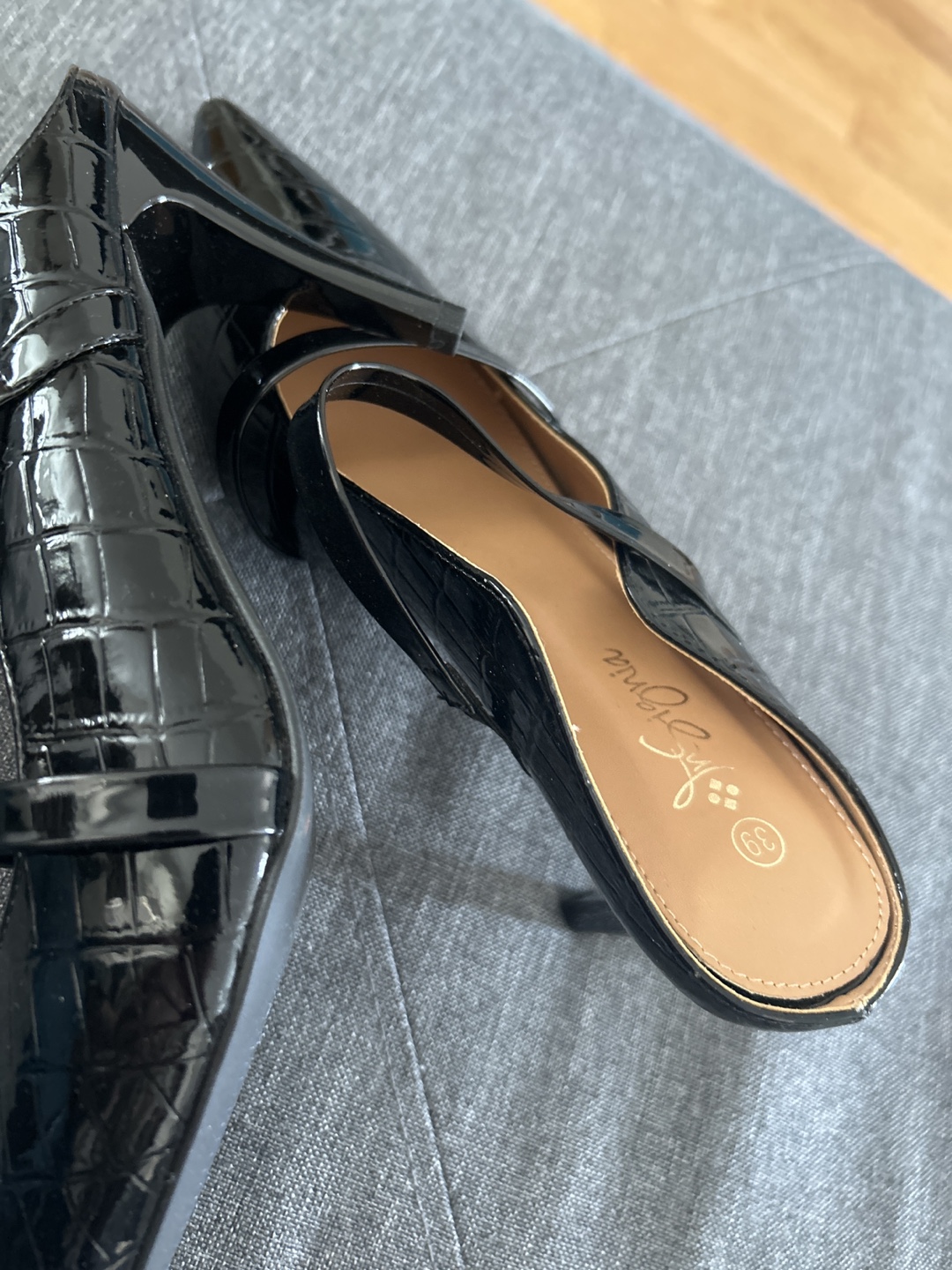 Black Croc-Embossed Mules Size 39 - photo 3
