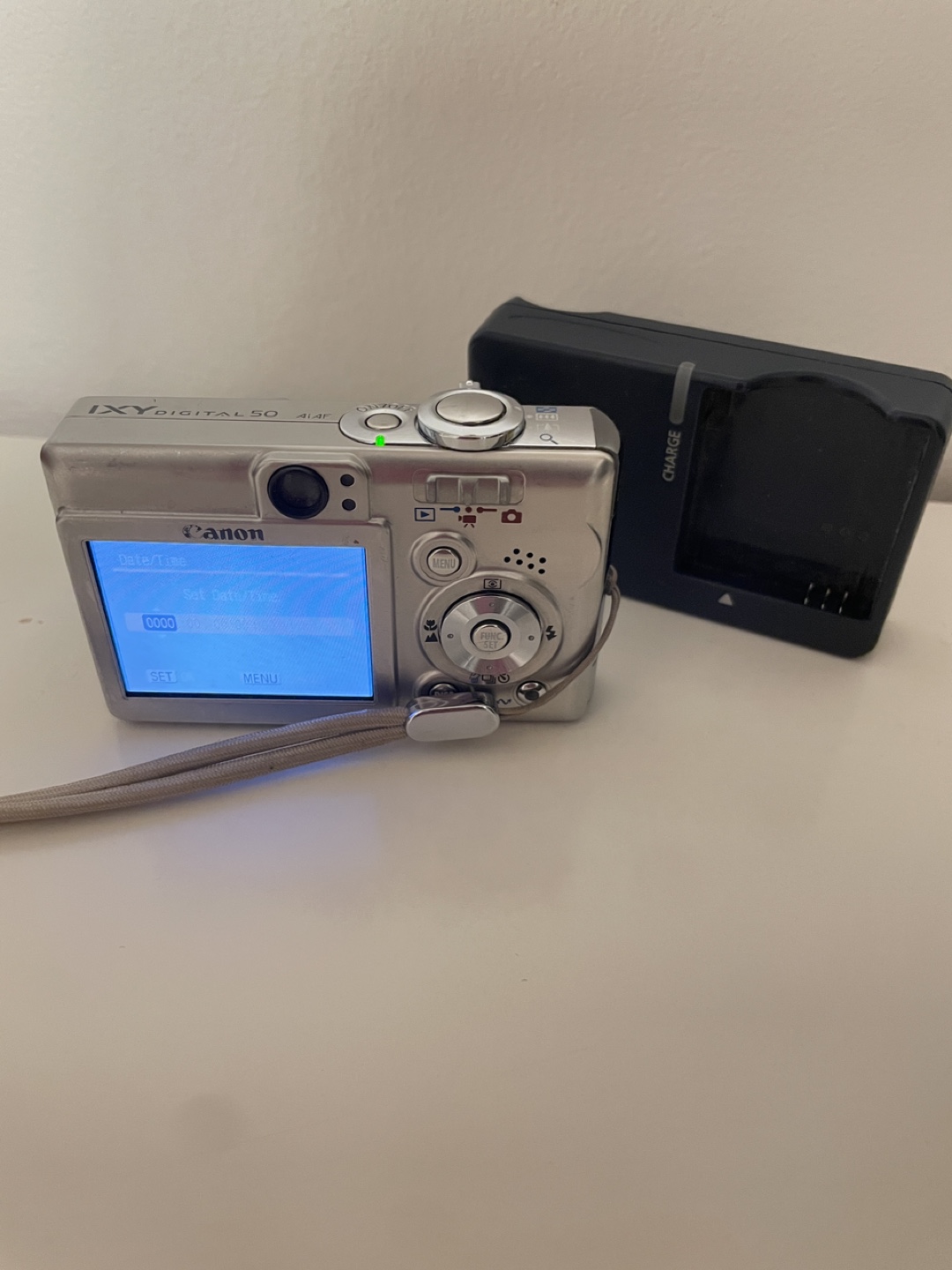 Canon IXUS 50 Digital Camera with Charger - photo 4