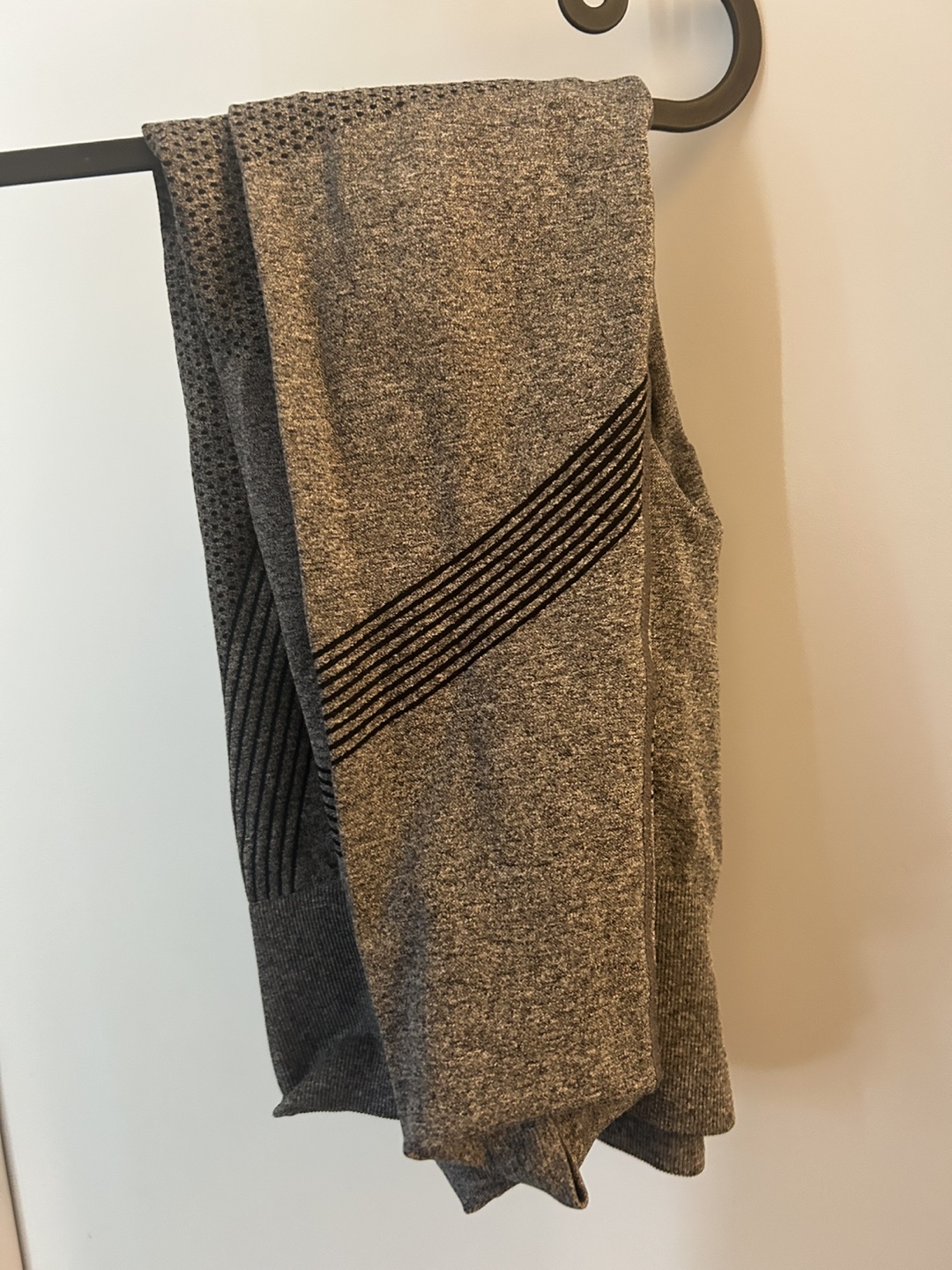 Grey Seamless Leggings with Black Detailing
