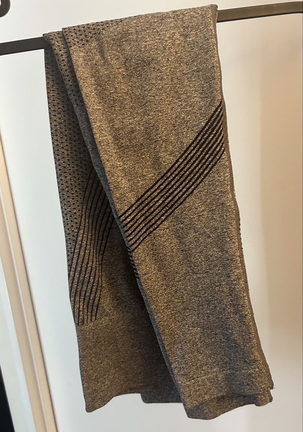 Grey Seamless Leggings with Black Detailing - photo 3