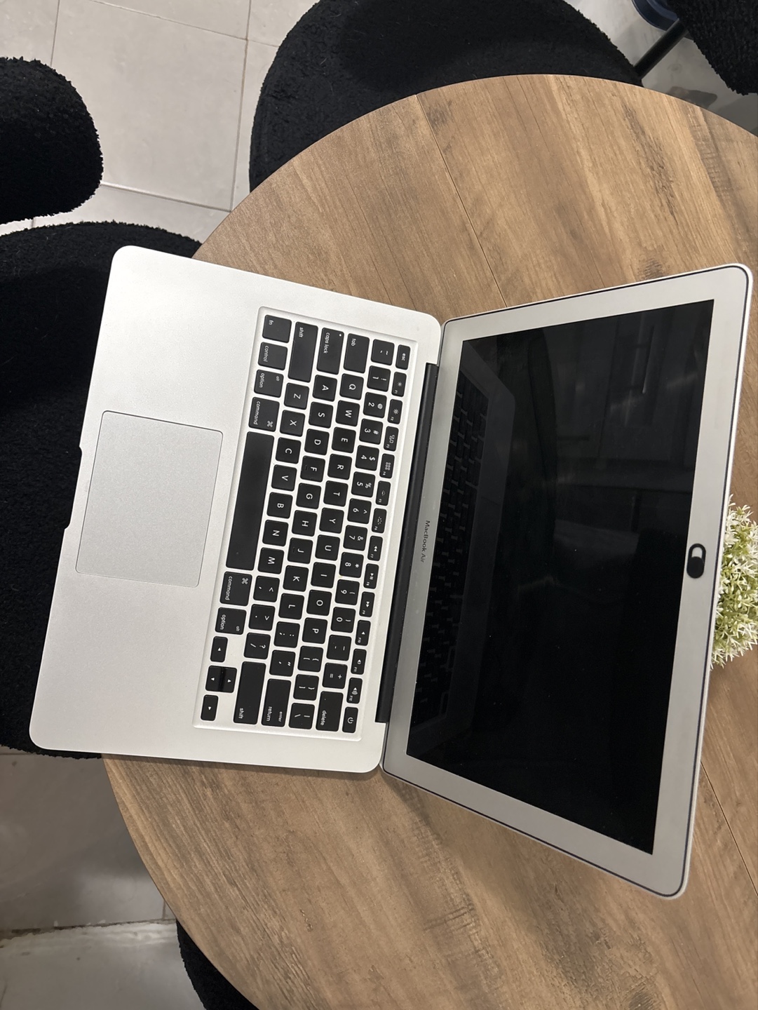 MacBook Air 13-inch Laptop (Early 2015) - photo 2