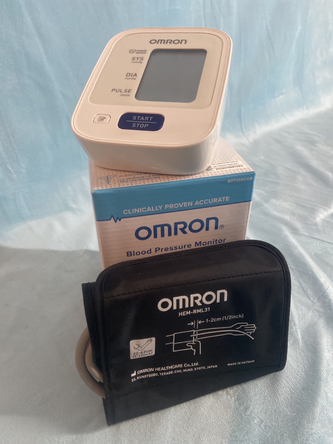 Omron Blood Pressure Monitor With Batteries - photo 3